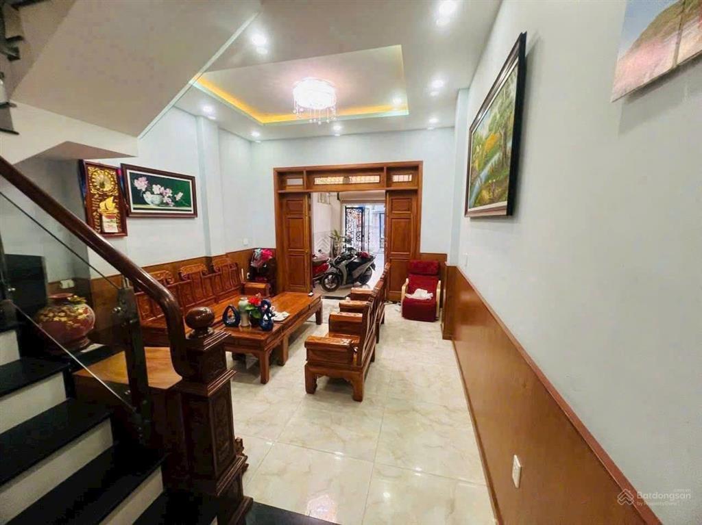 Chủ cần bán gấp nhà 4 tầng  sát vạn phúc  nội thất rất cao cấp  dt 4x18m