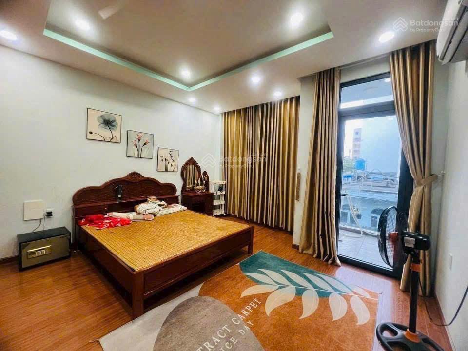 Chủ cần bán gấp nhà 4 tầng  sát vạn phúc  nội thất rất cao cấp  dt 4x18m