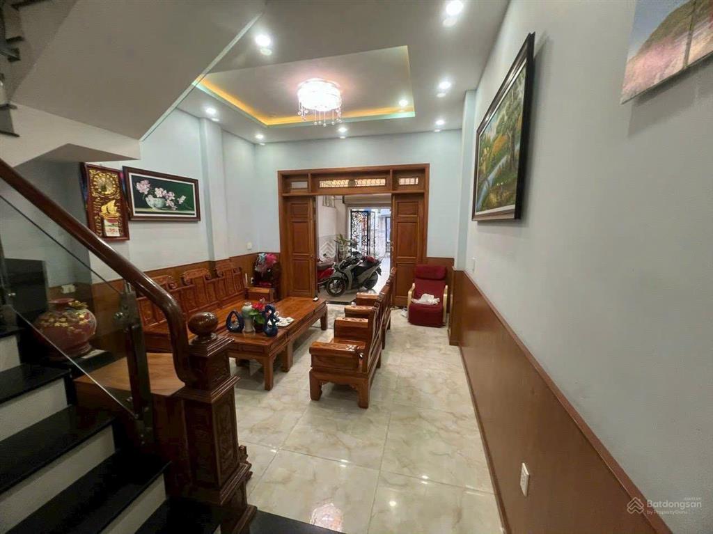 Chủ cần bán gấp nhà 4 tầng  sát vạn phúc  nội thất rất cao cấp  dt 4x18m