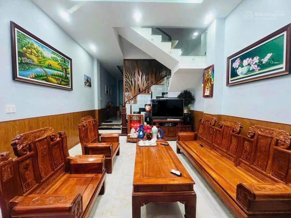 Chủ cần bán gấp nhà 4 tầng  sát vạn phúc  nội thất rất cao cấp  dt 4x18m