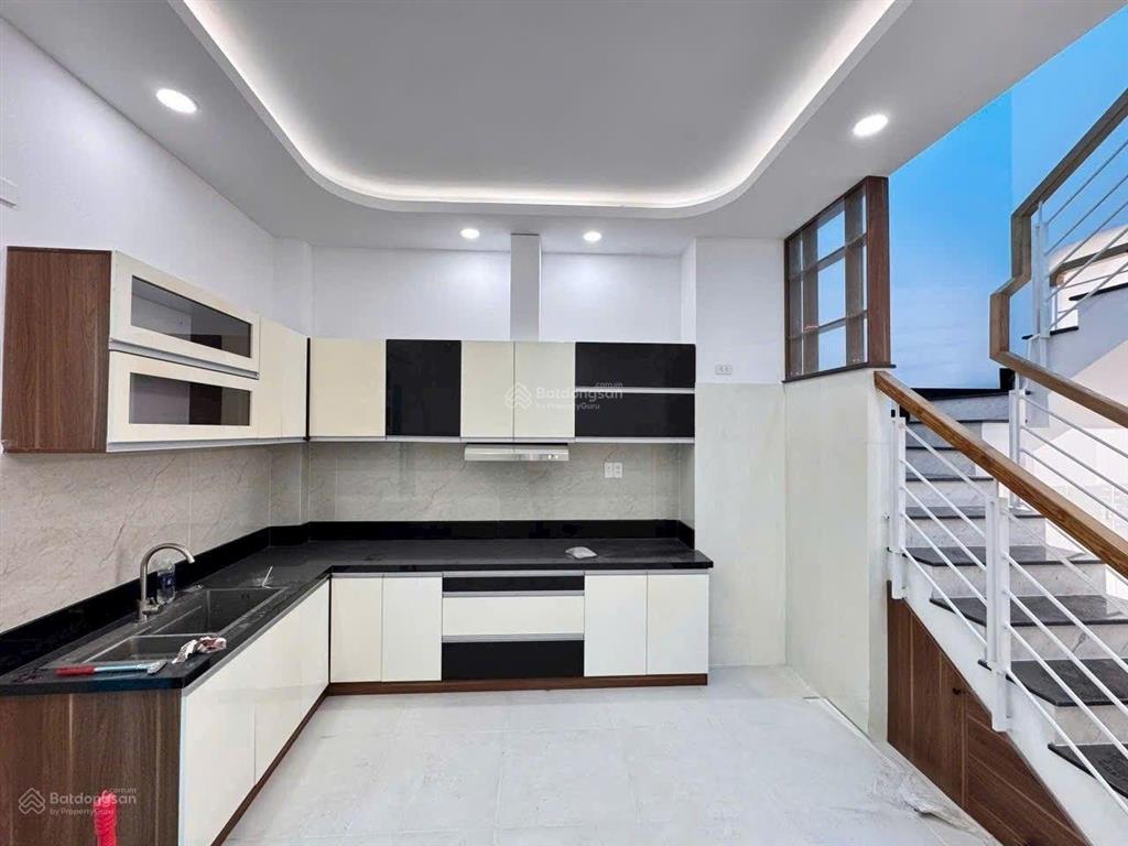 Chủ cần bán căn nhà mới ngay chợ hiệp bình . gần phạm văn đồng gigamalll . xe hơi ngủ trong nhà