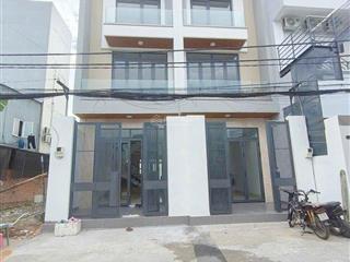 Chủ cần bán căn nhà mới đẹp vừa xây xong, 4tầng, đường xe hơi đậu trước nhà, dt 4.2m x 18m + 5pn