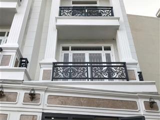 C cần bấn gấp căn nhà 3 tầng bên sông dg 19 gigamll phù hơp mua giòng tiên đầu tư giữ tiền.