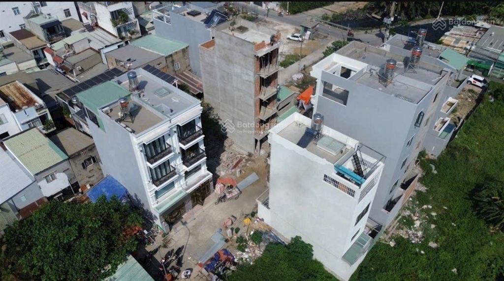 Sát chợ hiệp bình  đường 7m có vỉa hè  5 tầng thang máy  chỉ 8.5 tỷ