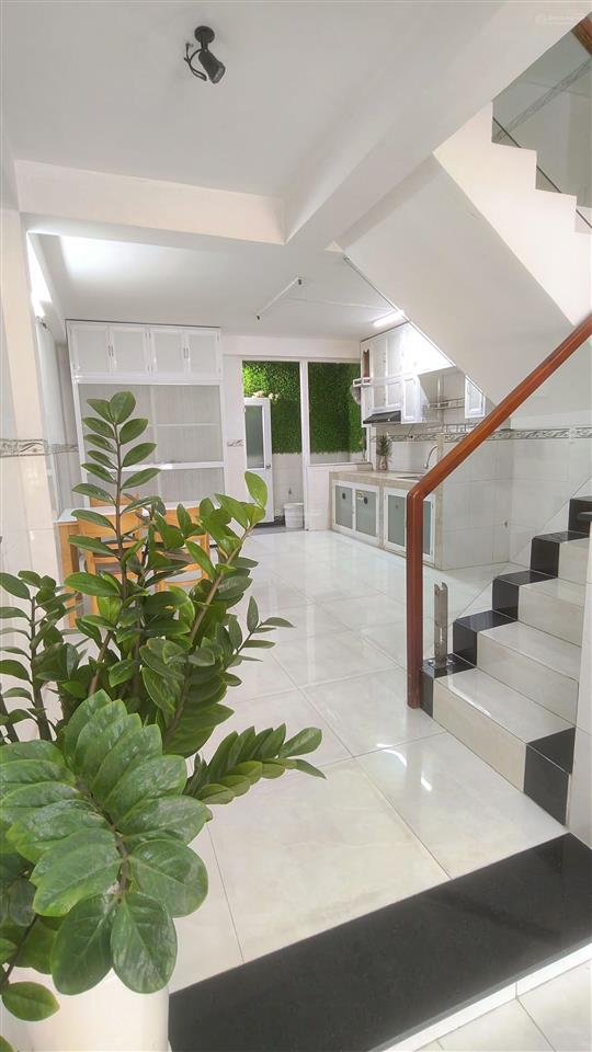 Tìm đâu ra căn thứ 2? đường 6m linh đông, nhà 3 tầng kiên cố, giá 6.6 tỷ thương lượng.