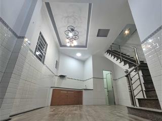 Bán nhà mặt tiền đường lê lợi rộng 12m, lề 2.5m gần chợ hóc môn chỉ nhỉnh 3tỷ