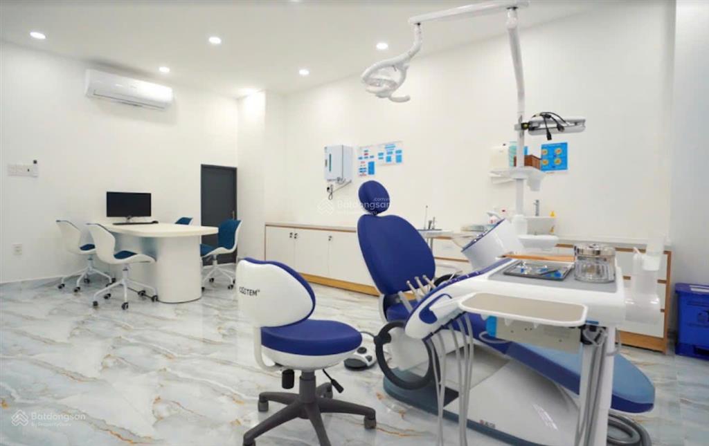Cho thuê nhà mặt tiền 145bis nguyễn văn thủ quận 1