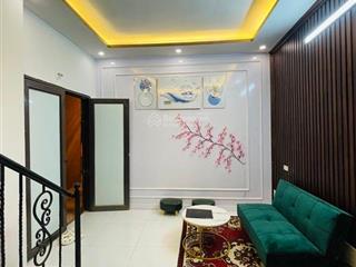 Nhà 20m2 đẹp như mới 3t 2 phòng ngủ, full nội thất ngõ thoáng sạch ban công phơi về ở ngay giá tốt