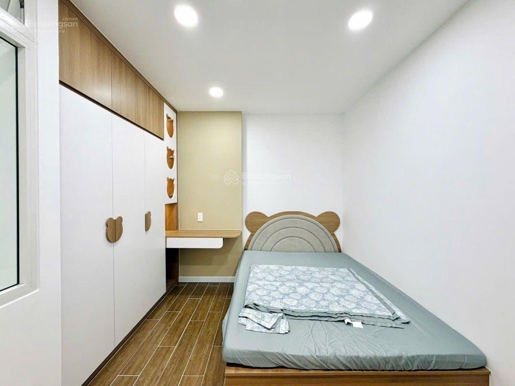 Nhà đường hoàng văn thụ, trung tâm phú nhuận. nhà mới 5 tầng full nội thất