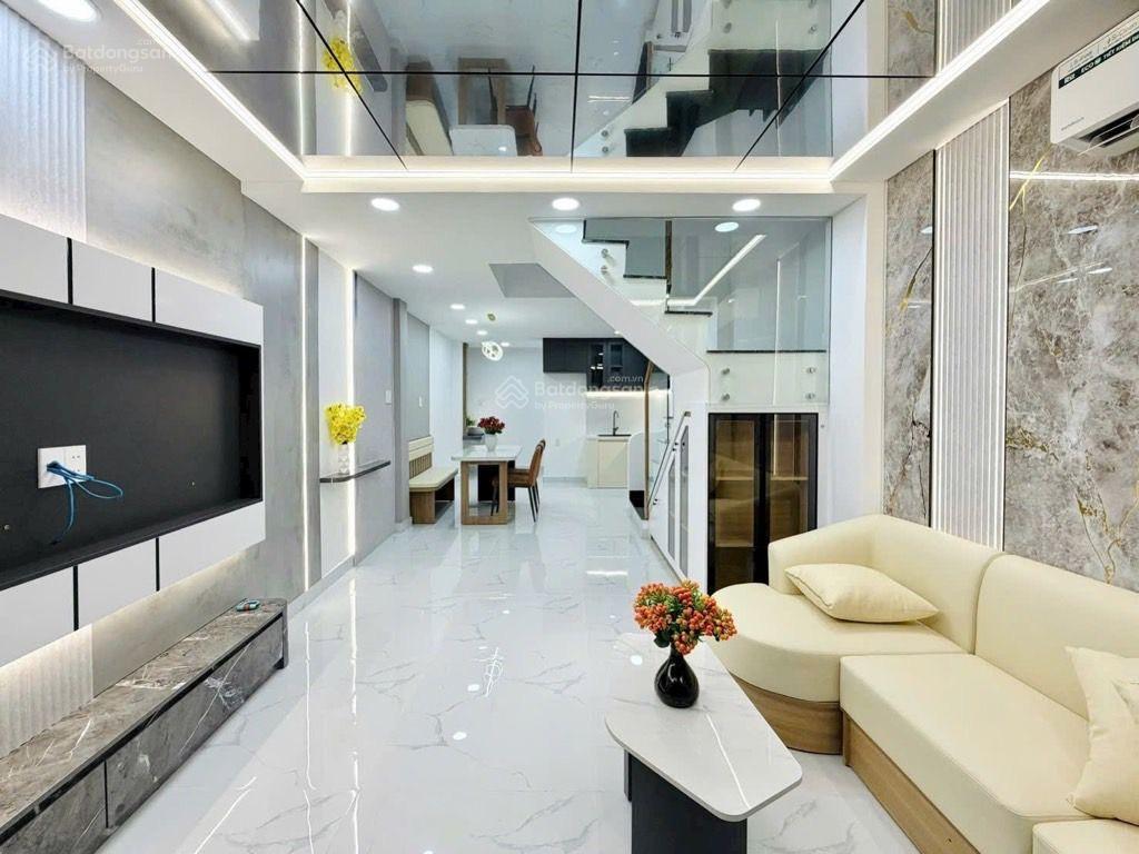Nhà đường hoàng văn thụ, trung tâm phú nhuận. nhà mới 5 tầng full nội thất