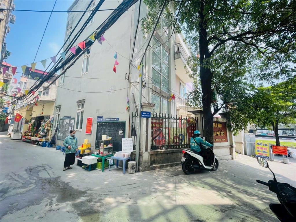 Mảnh đất siêu hiếm  đối diện đại học quốc gia hà nội. ô tô tải qua nhà.