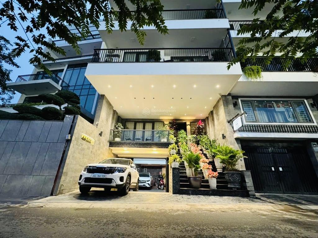Căn hộ cao cấp tây hồ. diện tích 112/126m2. 7 tầng thang máy. gara ô tô. giá chào bán 65 tỷ.