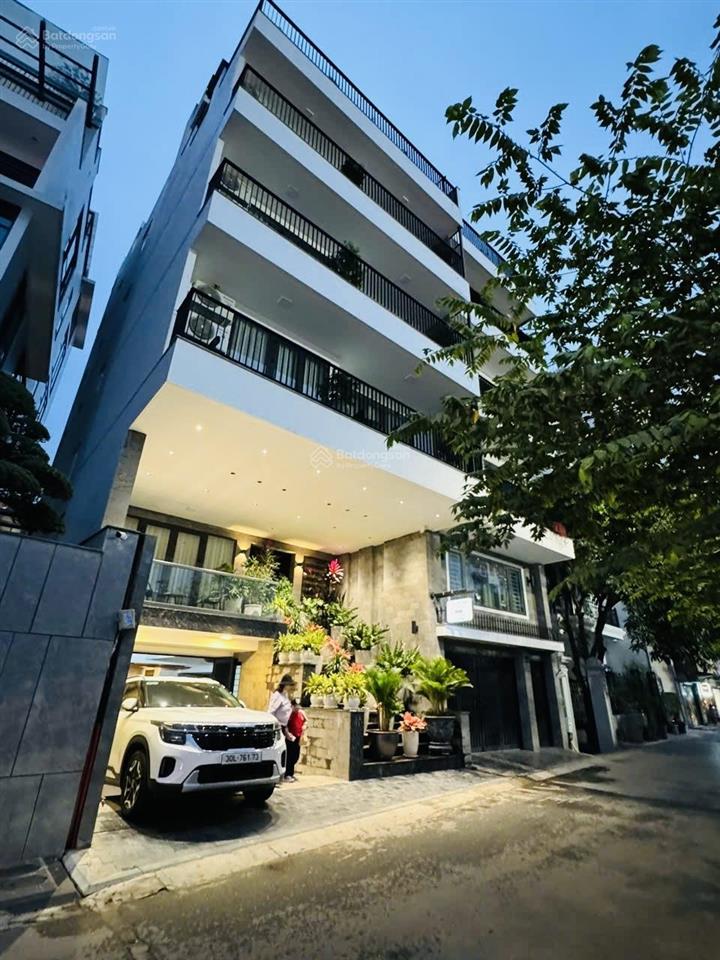Căn hộ cao cấp tây hồ. diện tích 112/126m2. 7 tầng thang máy. gara ô tô. giá chào bán 65 tỷ.