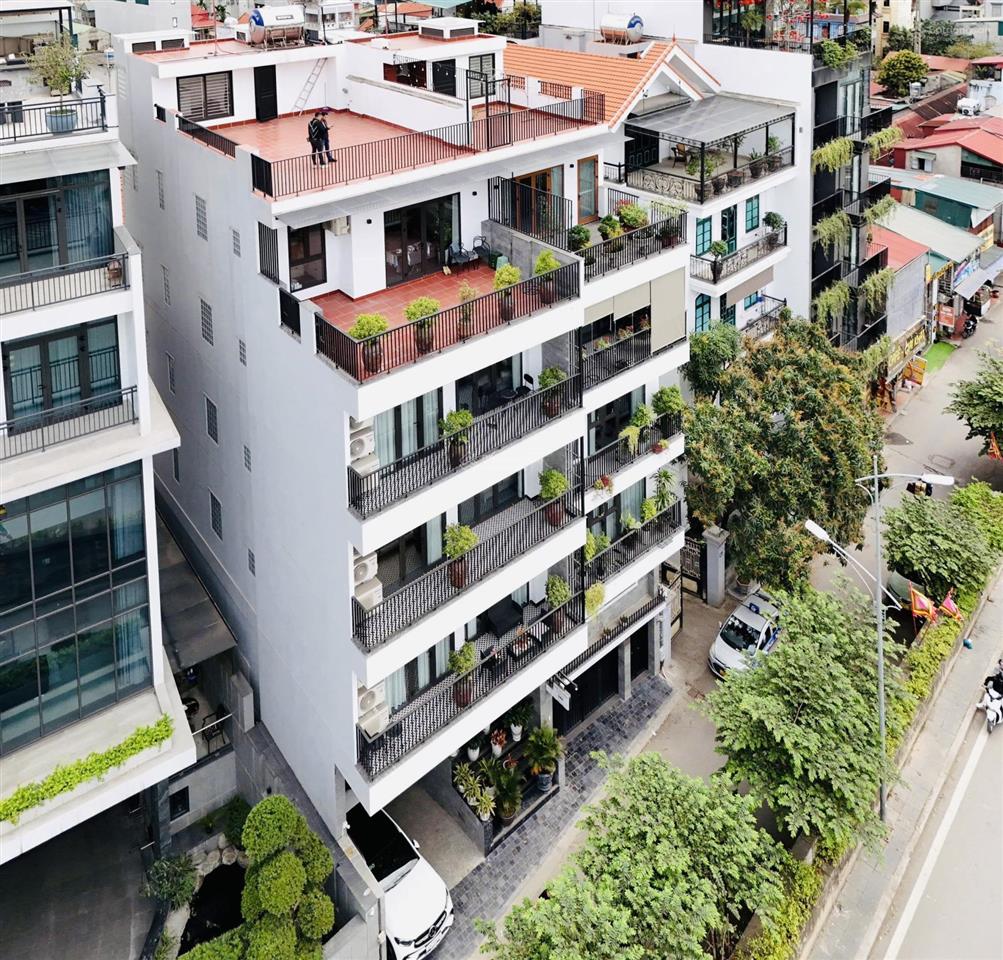 Căn hộ cao cấp tây hồ. diện tích 112/126m2. 7 tầng thang máy. gara ô tô. giá chào bán 65 tỷ.