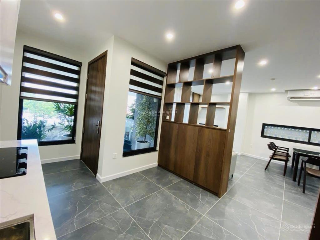 Căn hộ cao cấp tây hồ. diện tích 112/126m2. 7 tầng thang máy. gara ô tô. giá chào bán 65 tỷ.