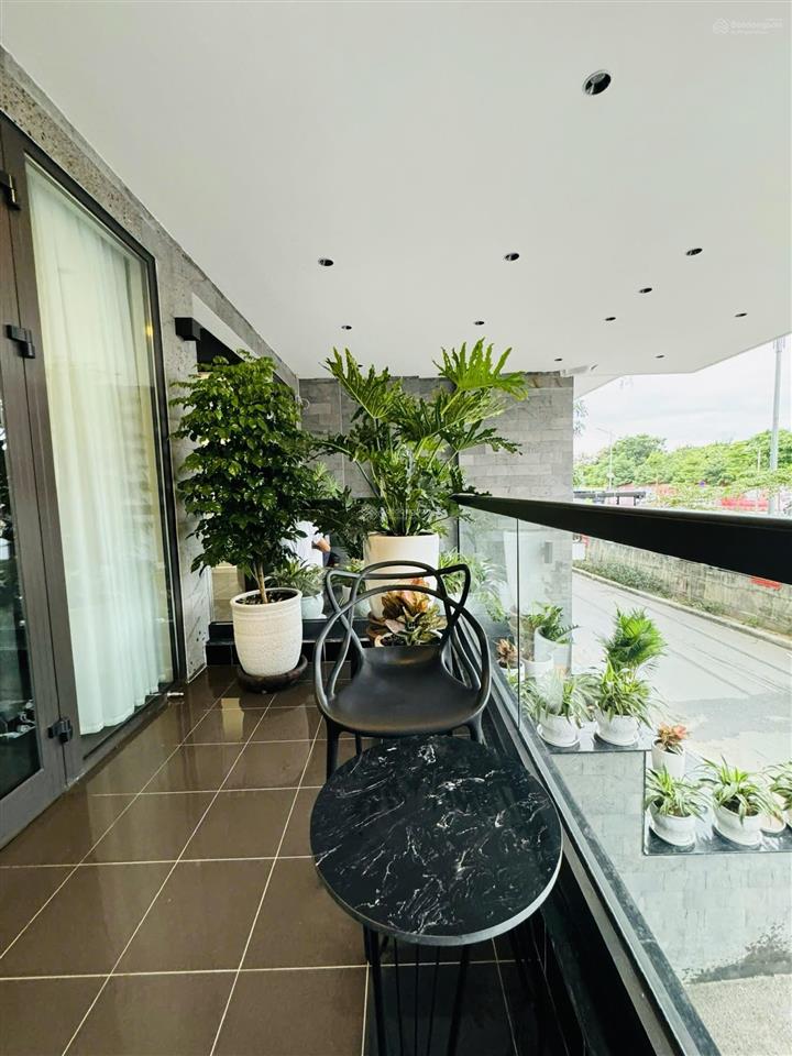 Căn hộ cao cấp tây hồ. diện tích 112/126m2. 7 tầng thang máy. gara ô tô. giá chào bán 65 tỷ.