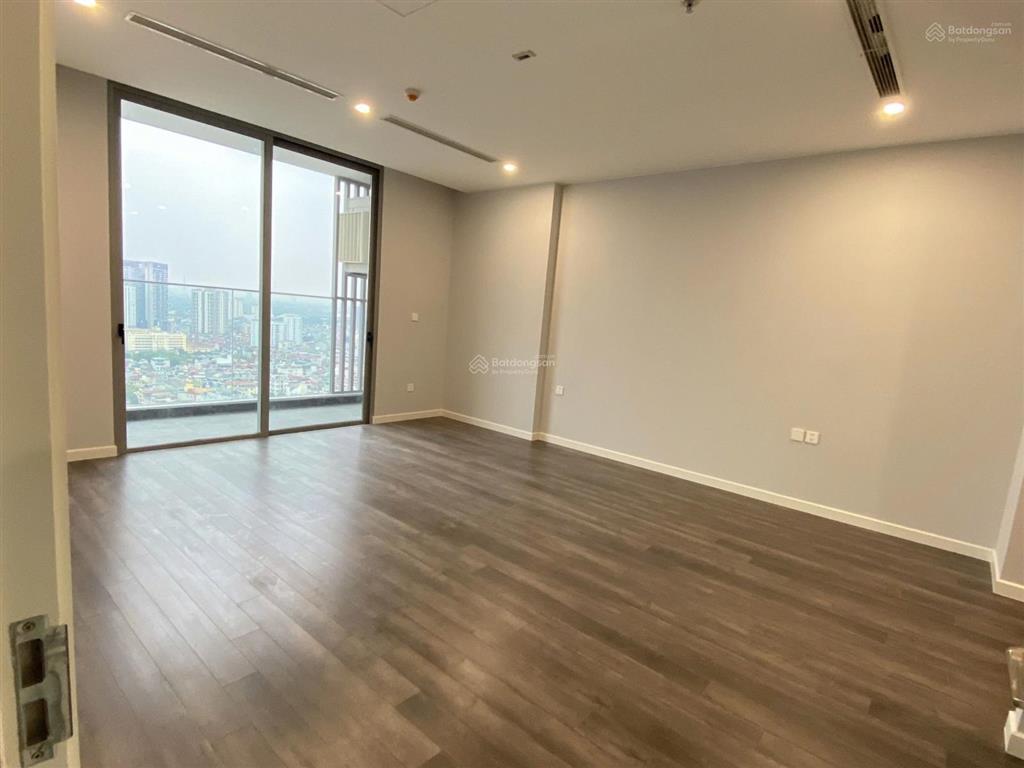 Hot! cho thuê chung cư paragon  cầu giấy. 138m2  3 ngủ  đồ cơ bản. 17 triệu. 0971 337 ***