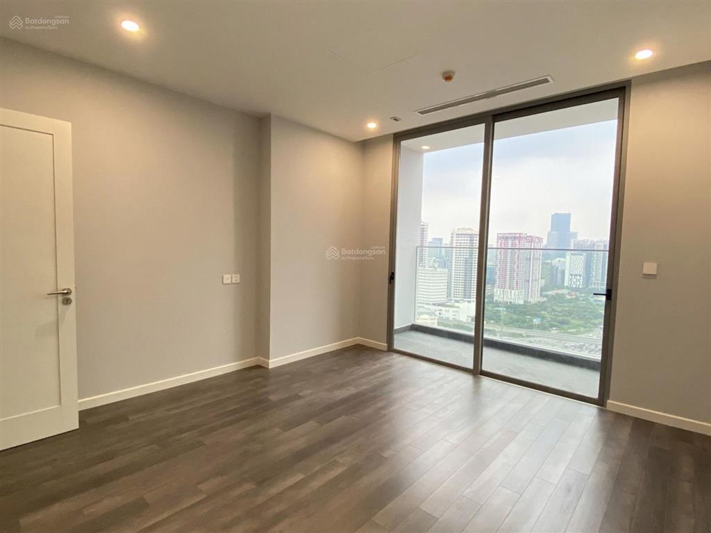 Hot! cho thuê chung cư paragon  cầu giấy. 138m2  3 ngủ  đồ cơ bản. 17 triệu. 0971 337 ***