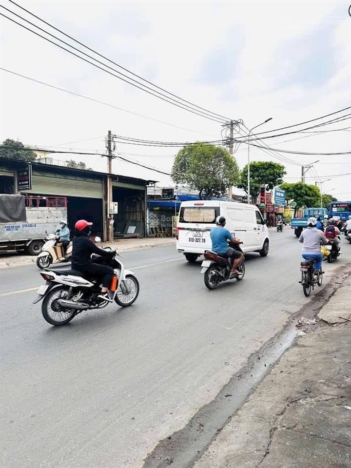 Mặt tiền kinh doanh nhựa 12m, sát chợ, trường học cấp 1,23, giá 50 triệu/m2, hóc môn