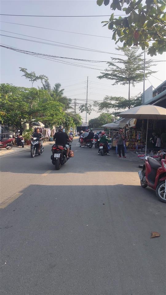 Mặt tiền kinh doanh nhựa 12m, sát chợ, trường học cấp 1,23, giá 50 triệu/m2, hóc môn