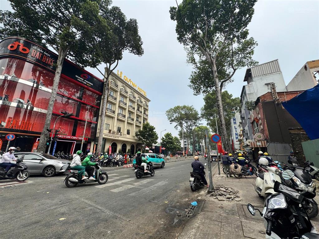 Cần bán gấp nhà góc 2 mt trần hưng đạo, lê hồng phong, cách chợ bến thành 5 phút di chuyển