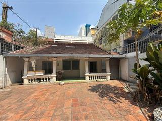 Chỉ 230 triệu/m2  bán nhà hẻm bùi thị xuân quận 1  bề ngang 10m  phù hợp xây mới