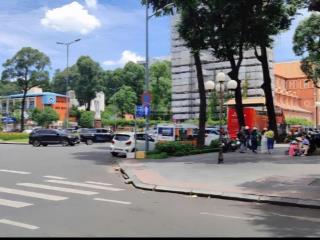 Hàng hiệu nhà mặt tiền nguyễn du  đối diện nhà thờ đức bà  bưu điện hàng hiệu