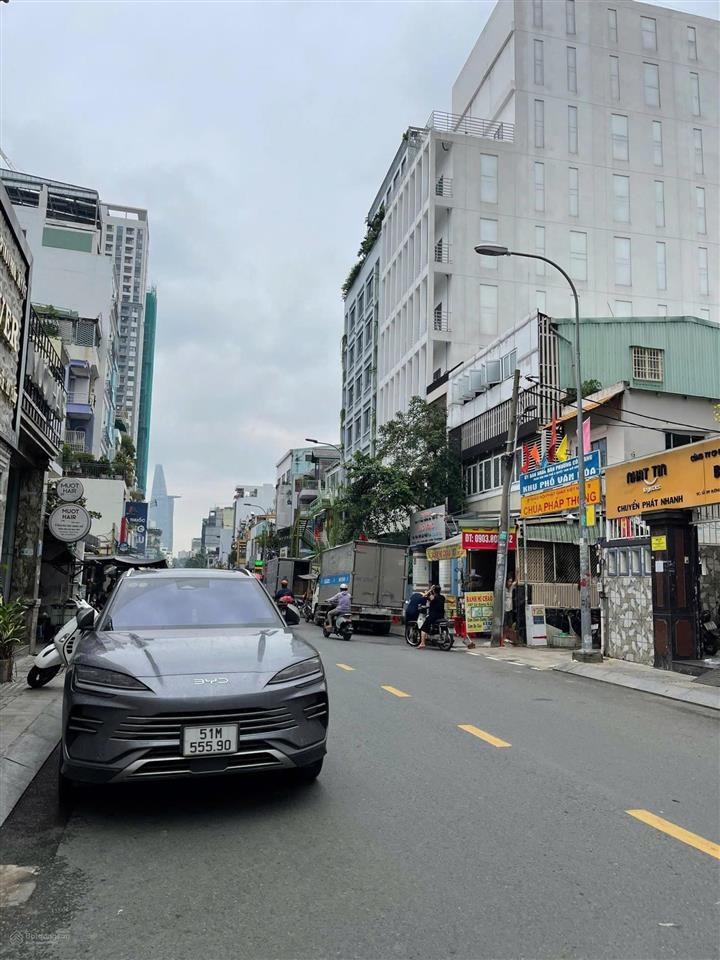 Nhà mặt tiền cô giang quận 1  gần chung cư cao cấp the manhattan