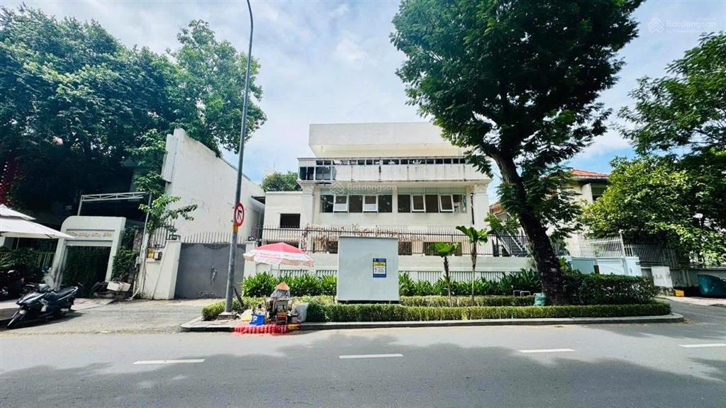 Giảm 30 tỷ. siêu vip 14mx24m vuông vức ctxd hầm 8 tầng ngay nam kỳ khởi nghĩa chỉ 425tr/m2