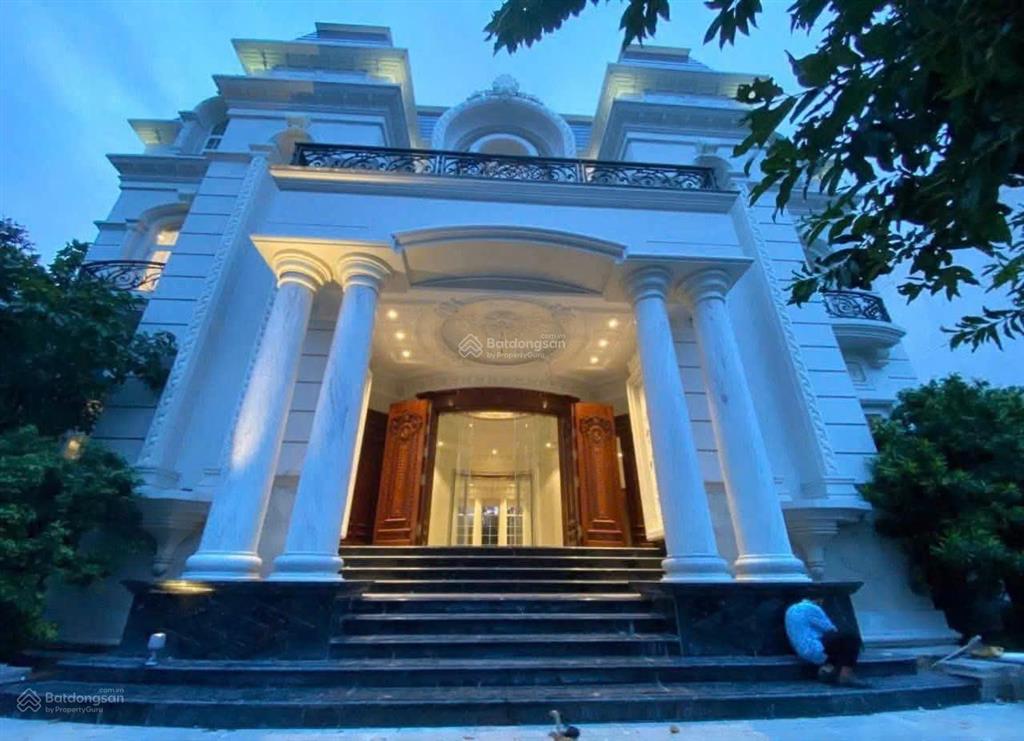 Duy nhất 150 tỷ sở hữu bt vip nhất trung tâm 389m2 tú xương, 3 tầng full nội thất hdt 400tr/th