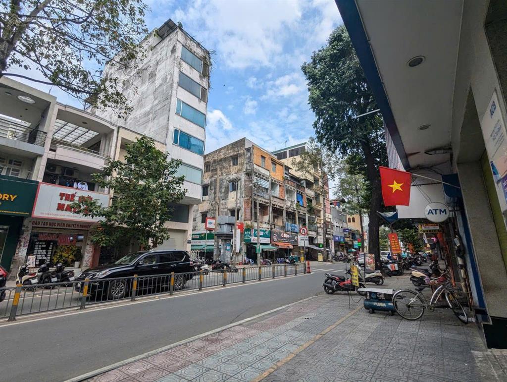 Giảm 25 tỷ bán nhanh trước tết building 6 tầng 7,5mx17m nguyễn văn cừ quận 1, hdt 220tr/tháng 59 tỷ