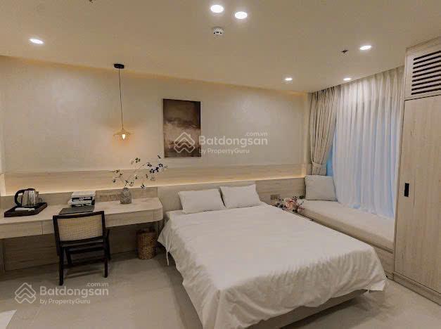 Giảm 25 tỷ. toà khách sạn cách chợ bến thành 700m, hầm 7 tầng 8.3mx24m có 34 phòng. hđt 400tr/th