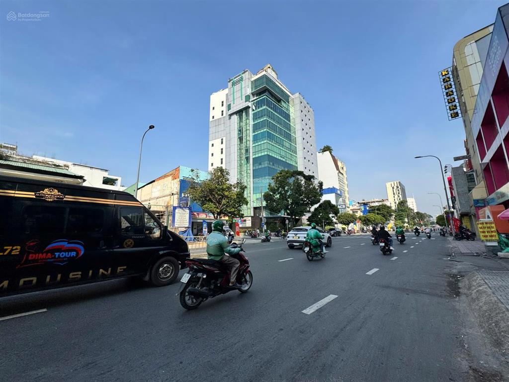 Giảm 25tỷ. bán gấp building mới cứng hầm 5 tầng 1000m2 ngay phan đăng lưu phú nhuận 9x30m vuông vức