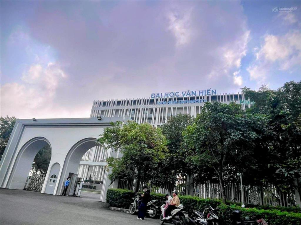 Nh.à to, đường to, gi.á nhỏ.
5x18, 5 tầng vuông đét, lộ nhựa 12 m, cách n v linh 100m. nhỉnh 8t.ỷ