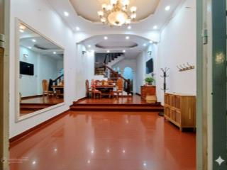 Nhà đẹp, đường trước nhà 4m, âu dương lân, hẻm thông tứ tung. 3 bước ra hẻm xe hơi.nhỉnh 6 tỷ.