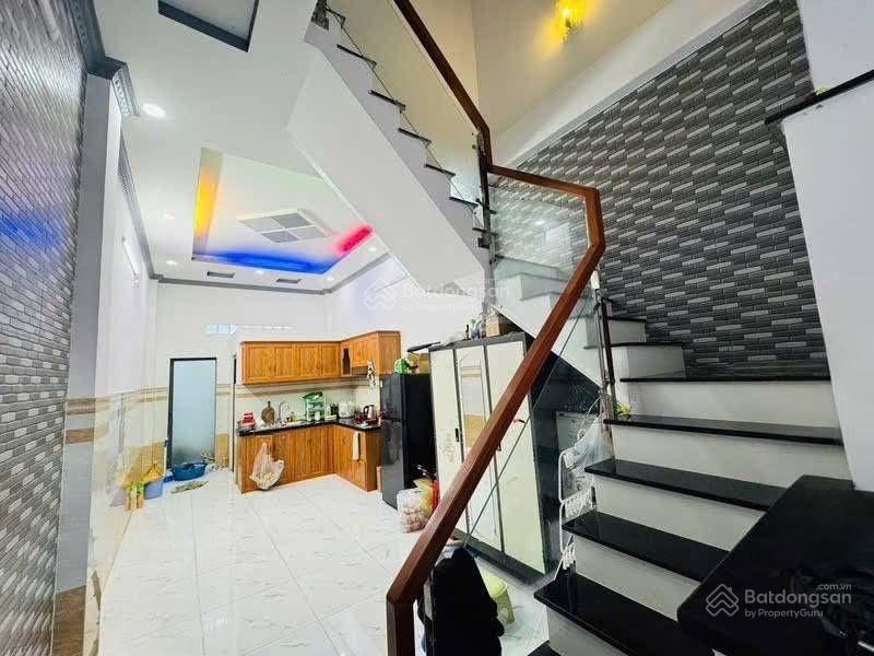 Nhà mới view triệu độ, 4 tầng thông bình đông, quận 8 (nay là phường phú định).nhỉnh 6 tỷ