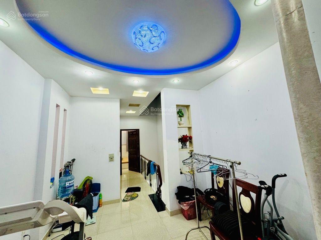 Nhà đẹp ở ngay  đường đông hồ  gần aeon q8  khu hiện hữu  pl chuẩn  hoàn công đủ  nhỉnh 6t