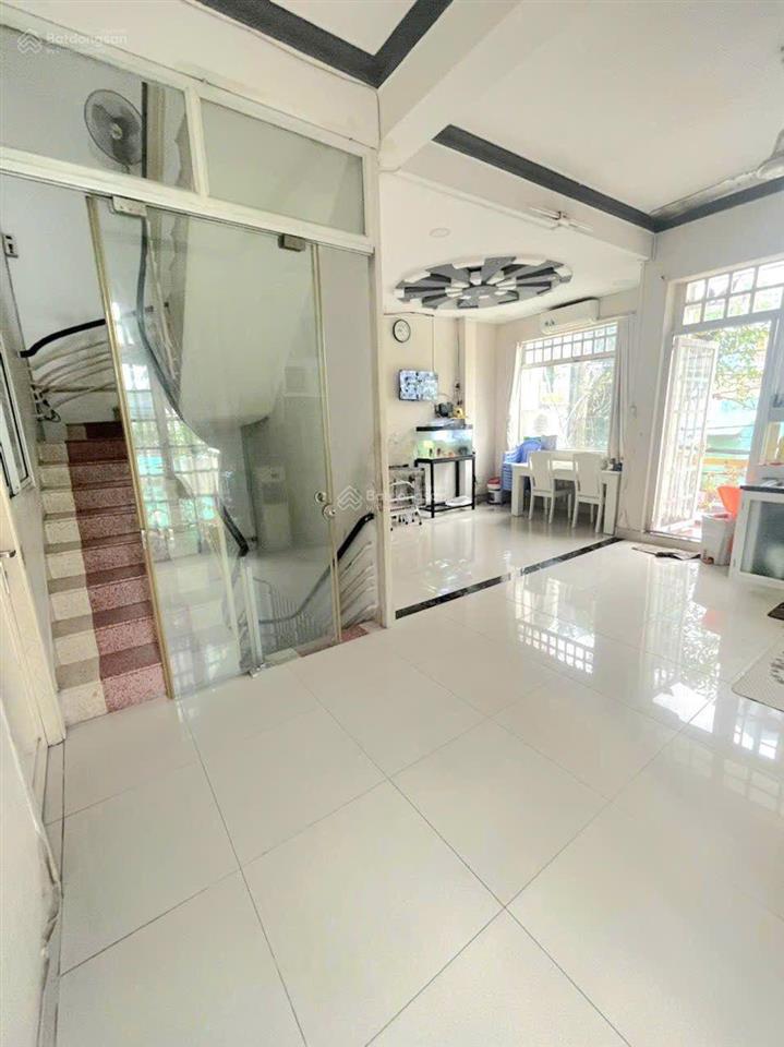 Bán gấp, mặt tiền kinh doanh quốc lộ 50 sầm uất, 150m ngang 6m, chỉ 8.x tỏi tl