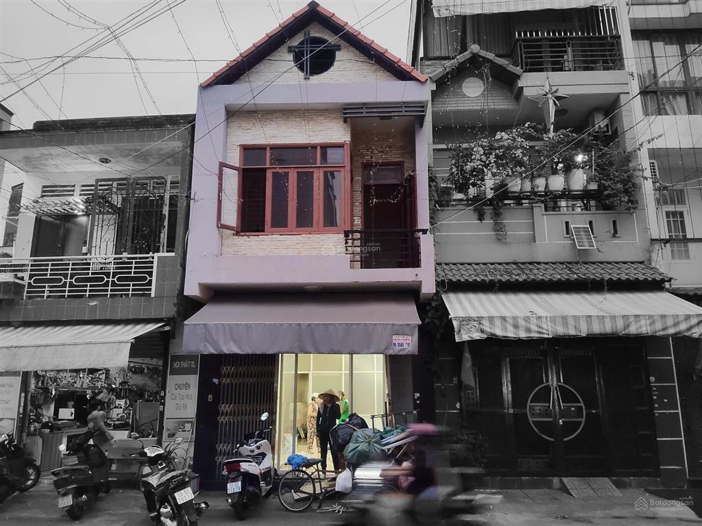 122 nhà mặt tiền lê sát, 2 lầu, 5 phòng ngủ và 2 nhà vệ sinh chung