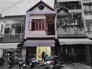 122 nhà mặt tiền lê sát, 2 lầu, 5 phòng ngủ và 2 nhà vệ sinh chung