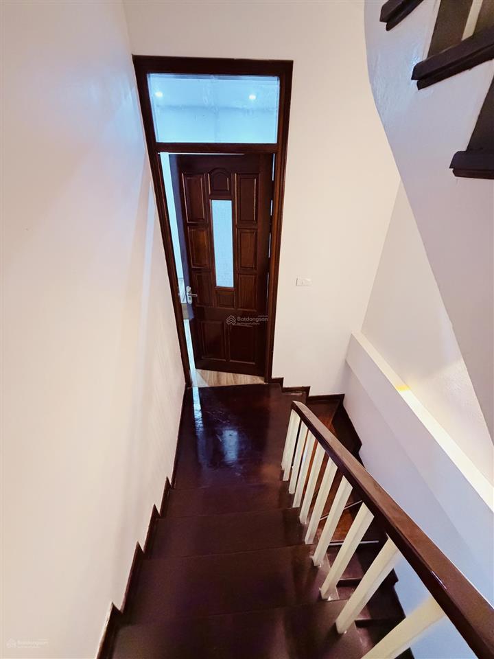 Chính chủ bán nhà phân lô học viện hậu cần ngọc thuỵ 37m, 5 tầng, 10.5 tỷ.