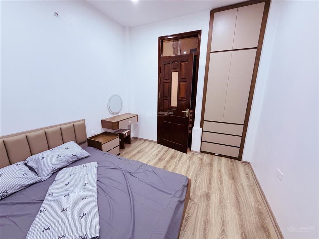 Chính chủ bán nhà phân lô học viện hậu cần ngọc thuỵ 37m, 5 tầng, 10.5 tỷ.