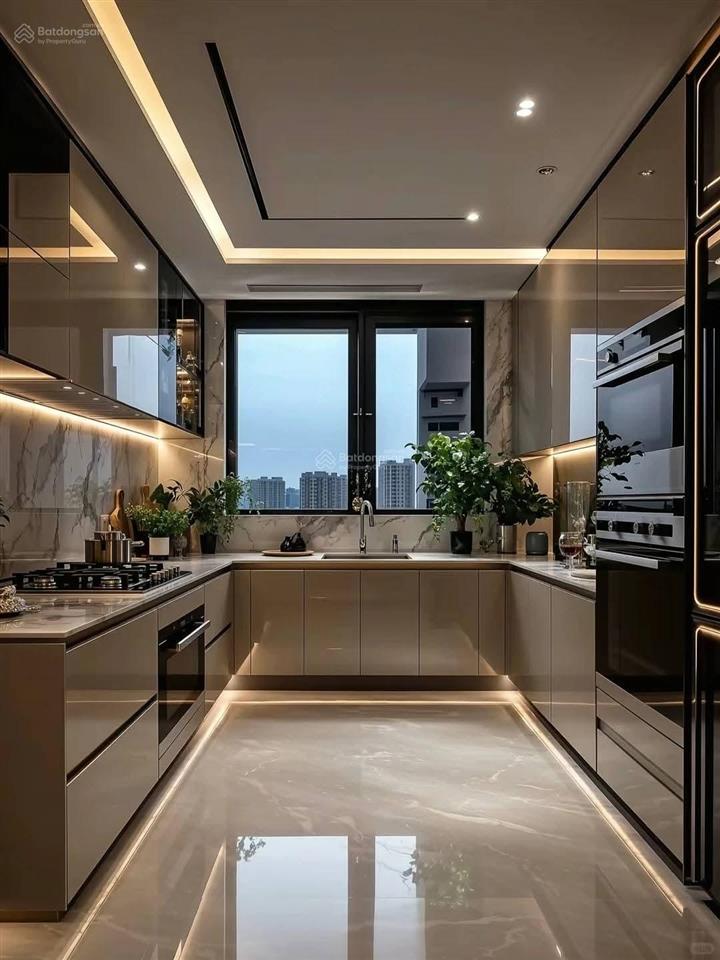 Hàng hiếm, giá tốt. 3pn sunrise city central, 120 m2, bán 9.9 tỷ. rẻ hơn thị trường từ 1 tỷ