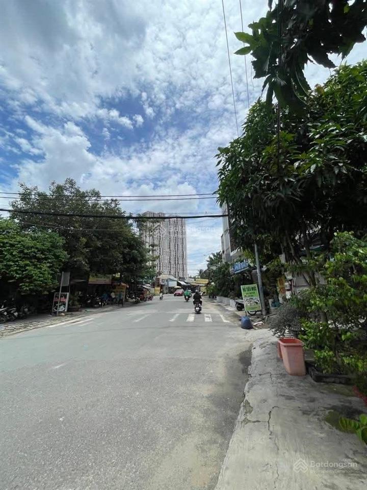 Mặt tiền lê văn thịnh, bình trưng tây, q2 trục đường lớn 30m, khu vực kinh doanh sầm uất