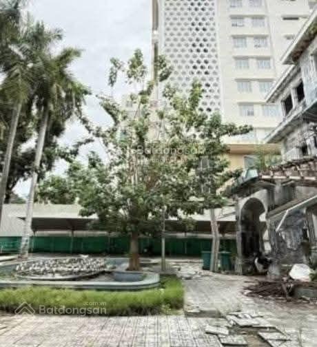 Biệt thự khủng!! pasteur q1. không phải đại gia vui lòng tìm bđs khác ạ!!. !3.033m2, được xd hầm