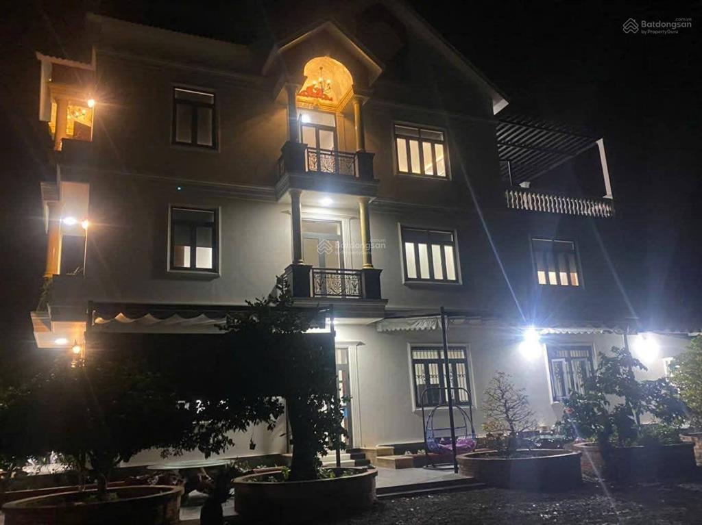 Ngộp bank bán rẻ 84 tỷ, biệt thự 18.750m, bình chánh, 4 tầng