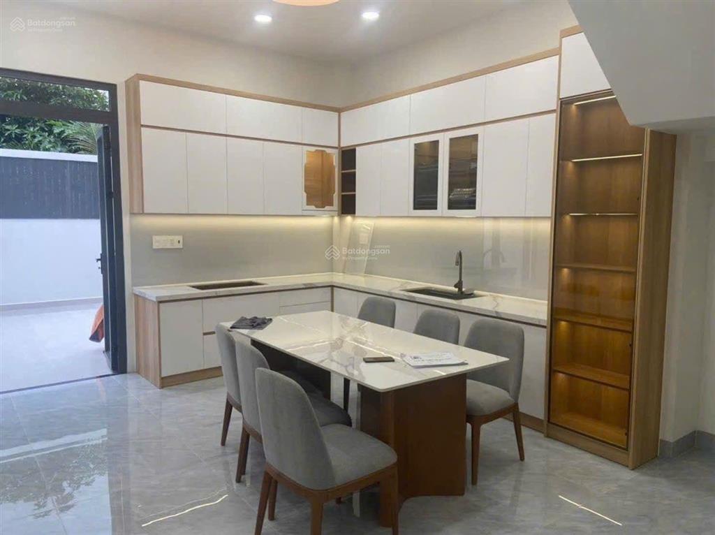 Chính chủ ngộp bank, bán lổ, nhà 4 tầng, ô tô ngủ trong nhà, chỉ 8,6 tỷ