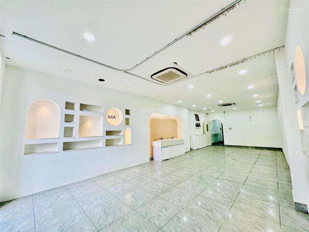 5 tầng  122m  chỉ 1 căn duy nhất, 20 tỷ, bán gấp tòa nhà mặt phố man thiện, ý