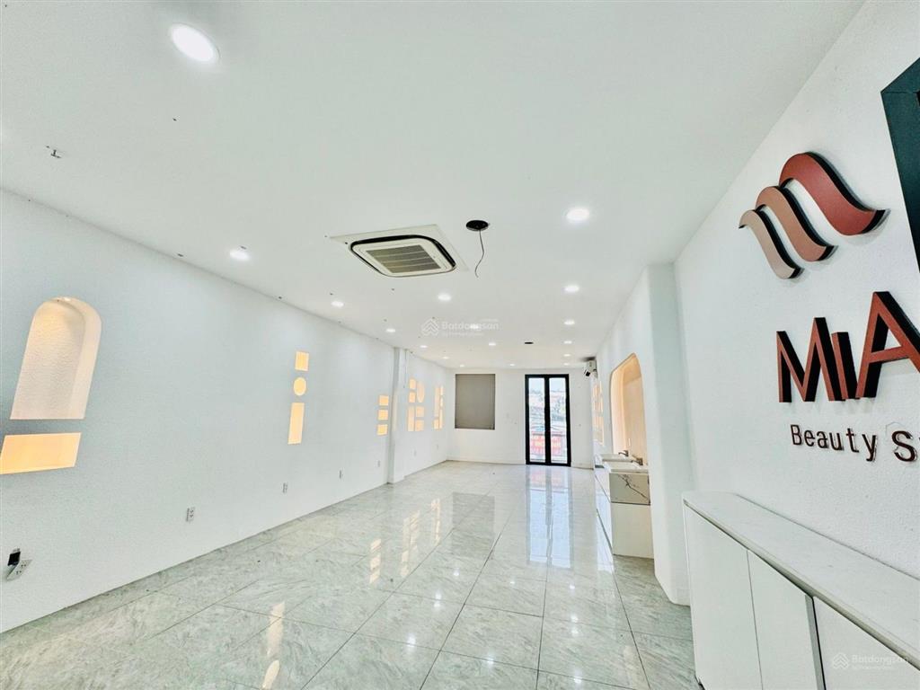 5 tầng  122m  chỉ 1 căn duy nhất, 20 tỷ, bán gấp tòa nhà mặt phố man thiện, ý