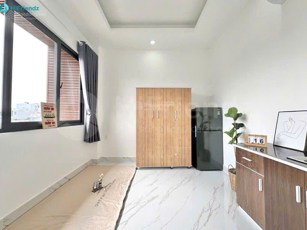 Aly495.789
nhà mt man ngộp bank, 4 tầng, 14 phòng, tăng nhơn phú a 4 tầng, 20 tỷ.
